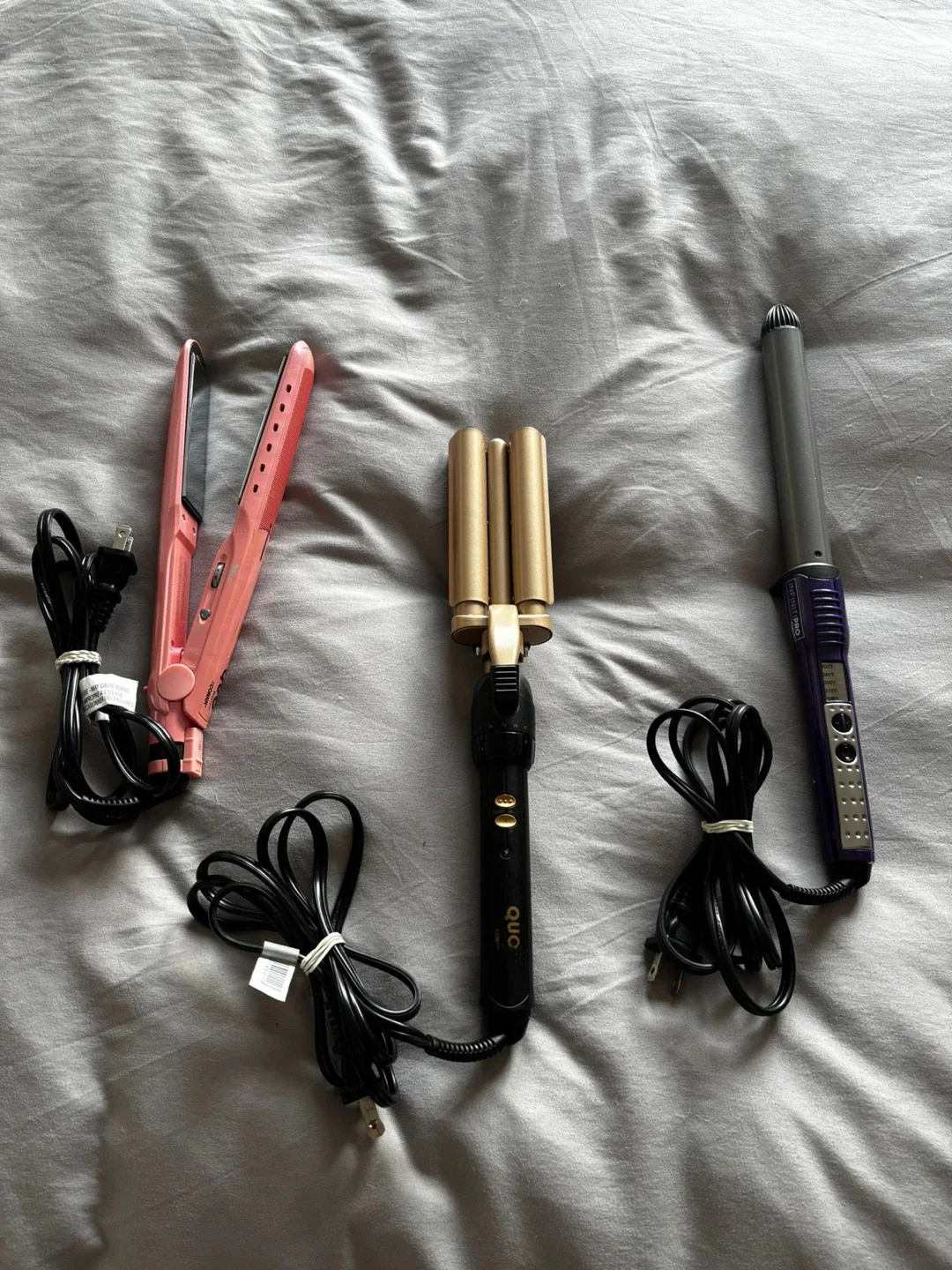 Set of 3 different Hair Styling Tools image indicator(3)
