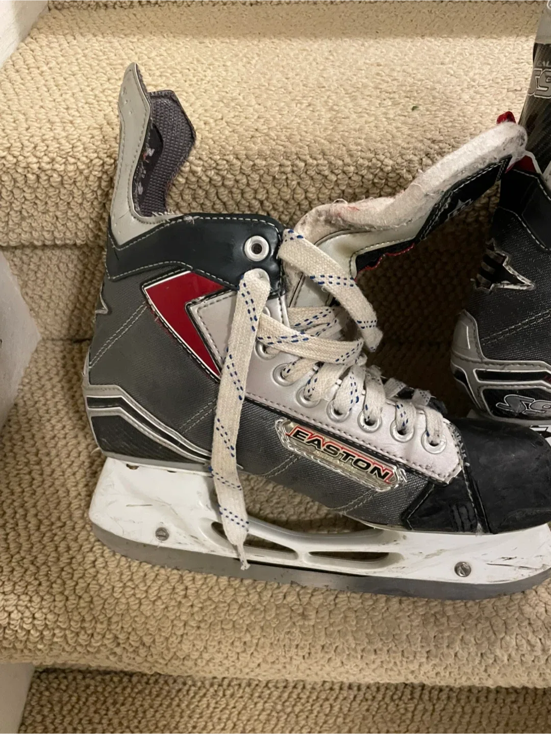 Easton Stealth Ice Hockey Skates, Size 8.0 image indicator(2)