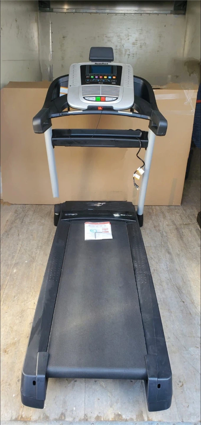 NordicTrack C990 Treadmill - photo 4