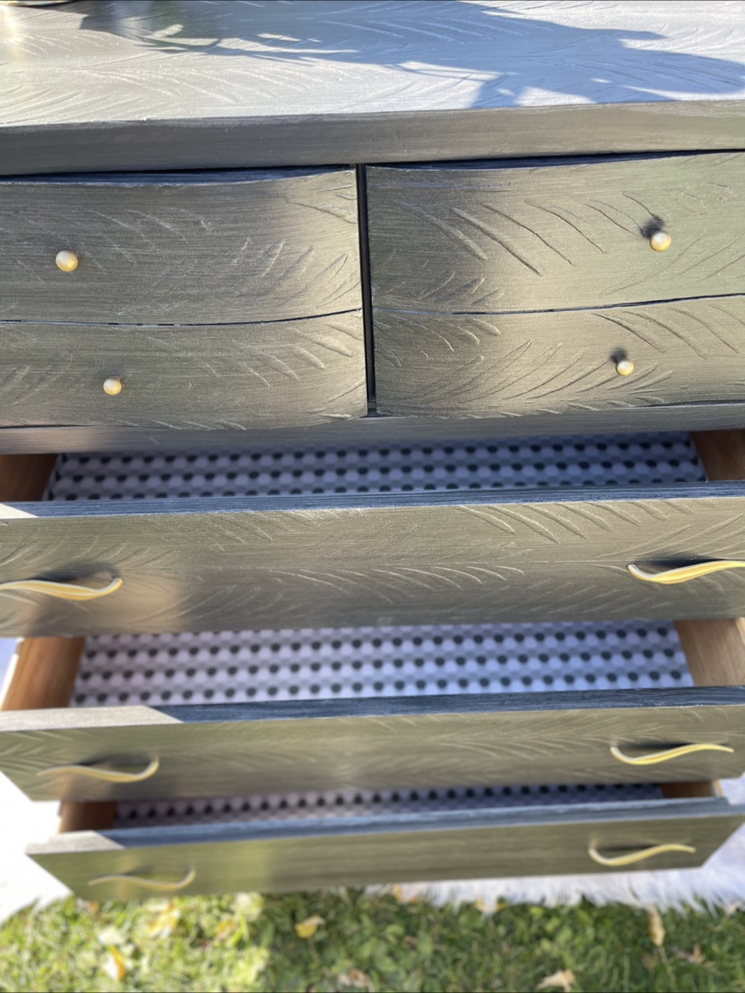 MCM 5 drawers dresser redone in Modern Brushed Gray - photo 4