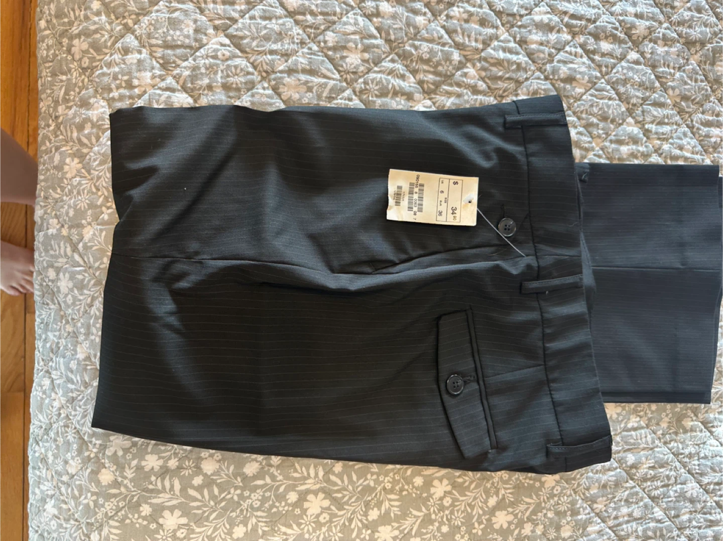 H&M Women Black Pin Stripes Trouser Size 6