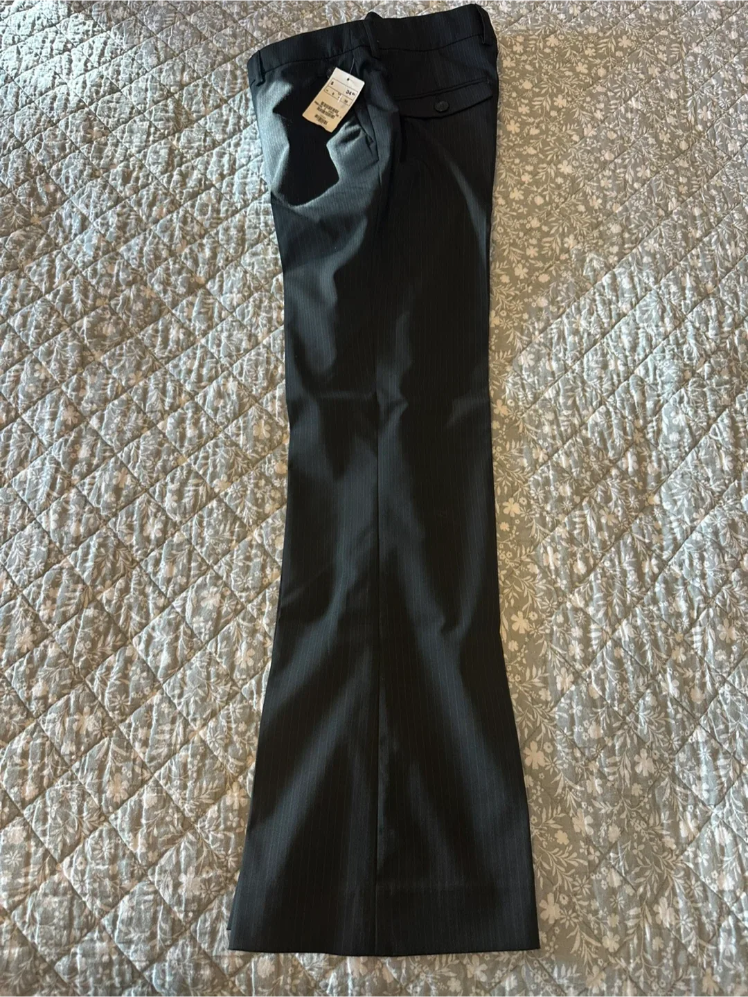 H&M Women Black Pin Stripes Trouser Size 6 image indicator(2)