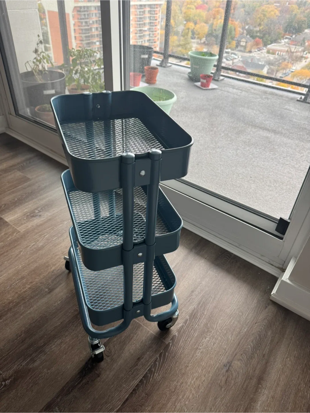 Blue Rolling Utility Cart image indicator(3)