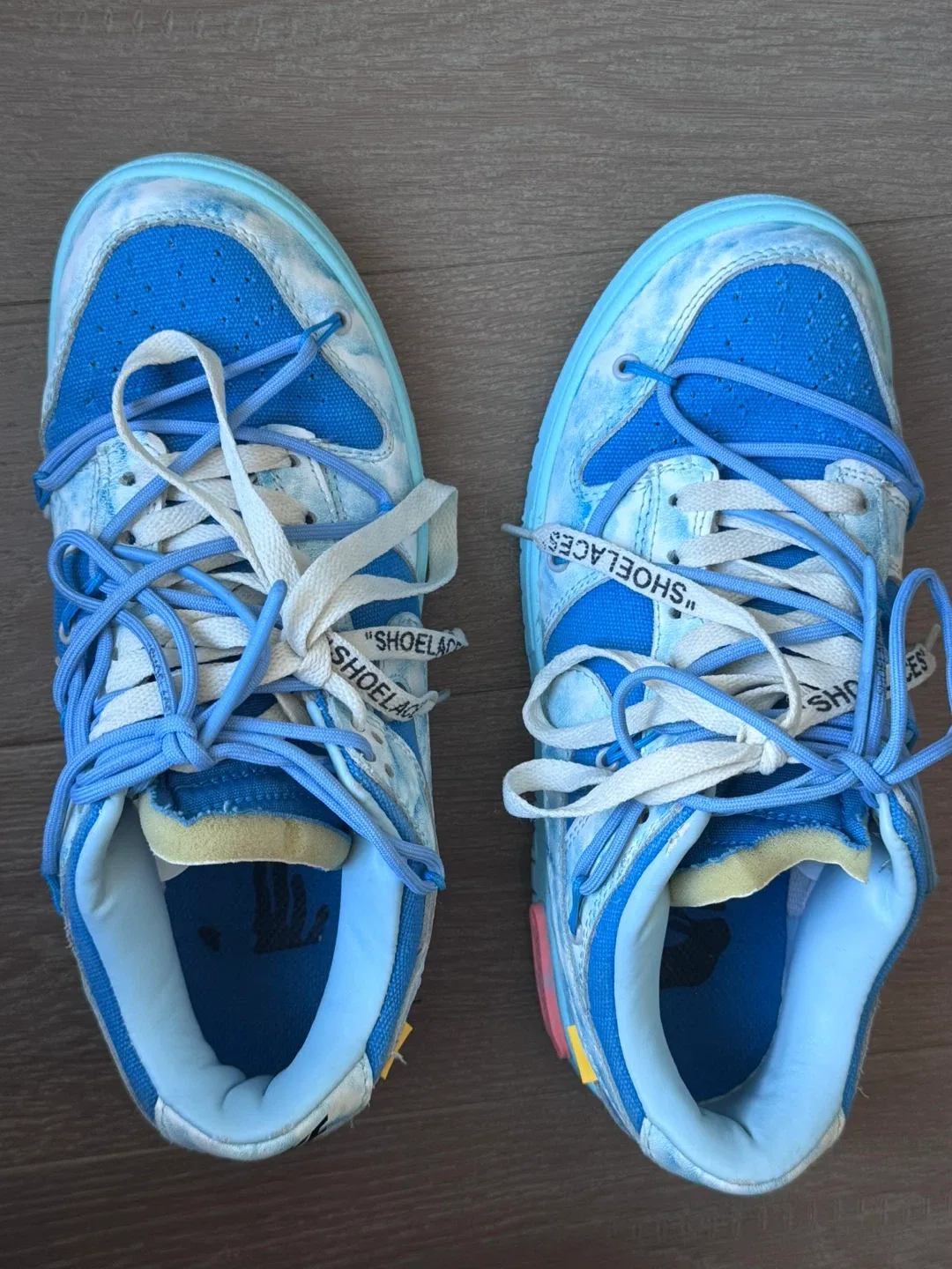 Limited edition Nike Dunk Low Off-White Lot 05 of 50 image indicator(4)