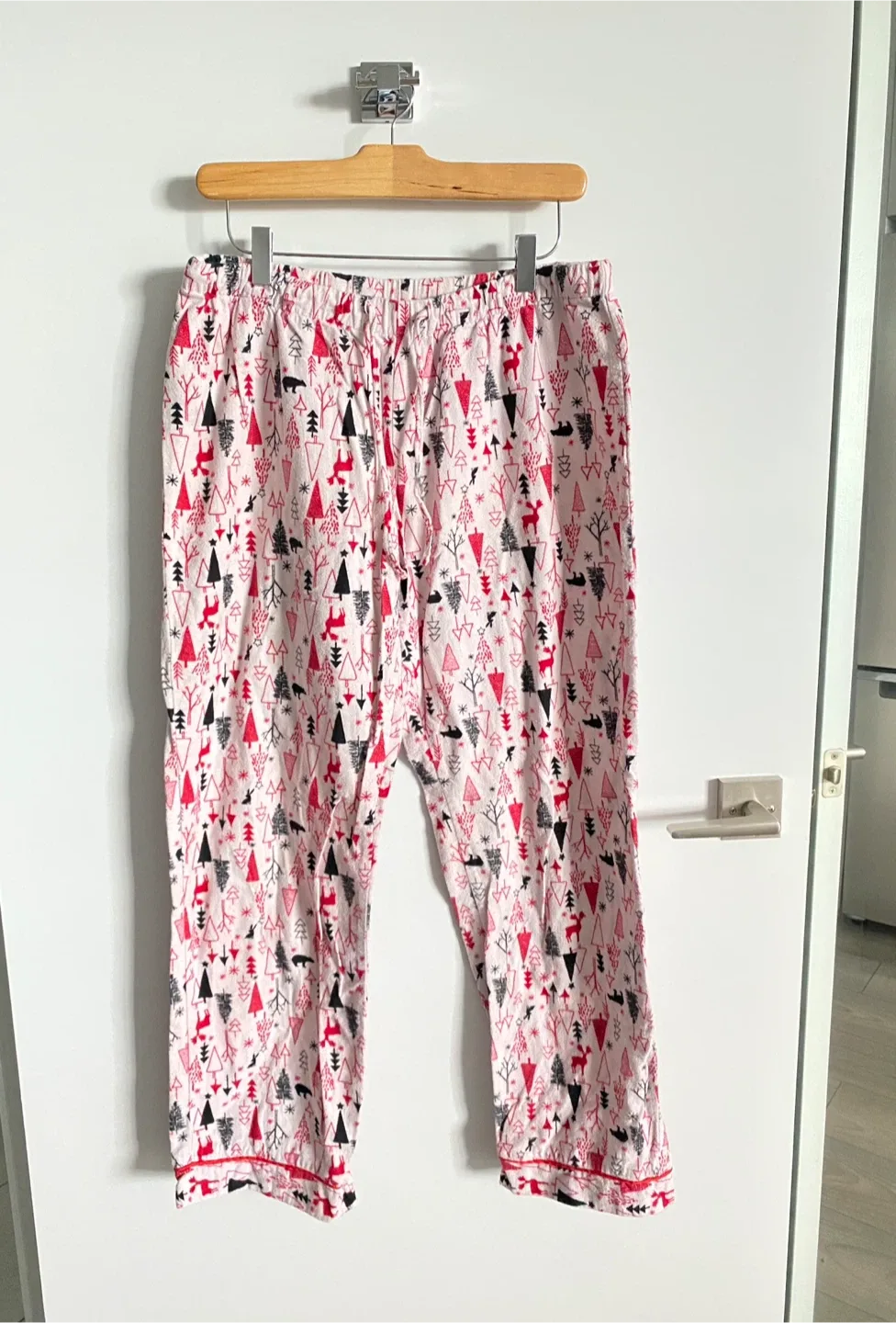 100% Cotton La Vie en Rose Pajama Set - Christmas Print image indicator(3)