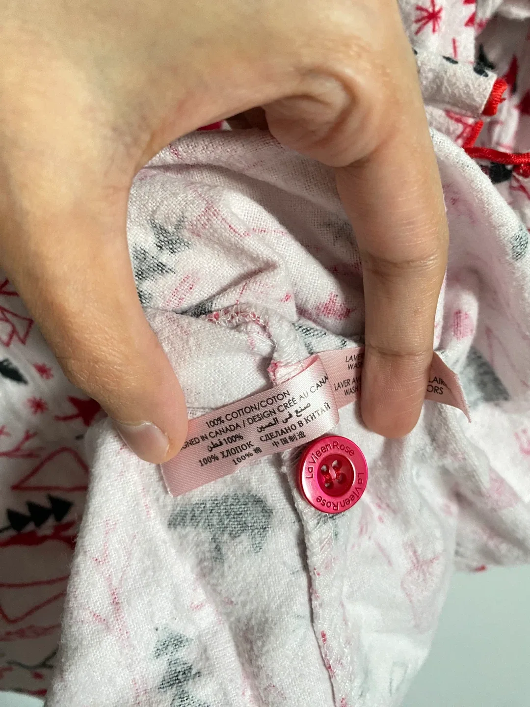 100% Cotton La Vie en Rose Pajama Set - Christmas Print image indicator(4)