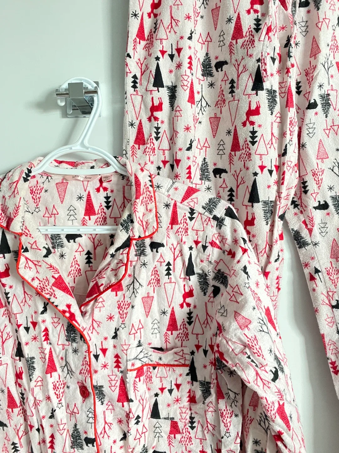 100% Cotton La Vie en Rose Pajama Set - Christmas Print image indicator(7)