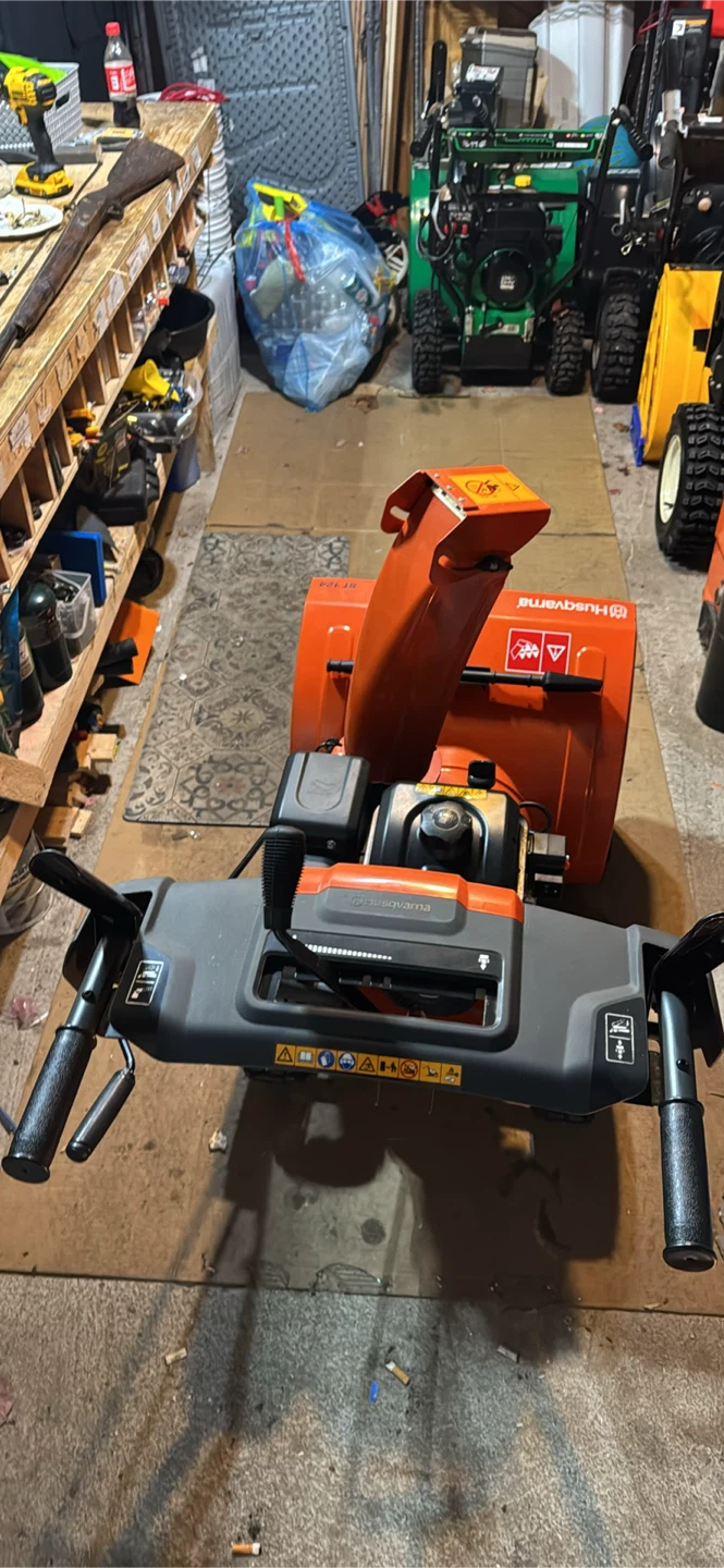 Husqvarna ST 124 Snow Blower - photo 3