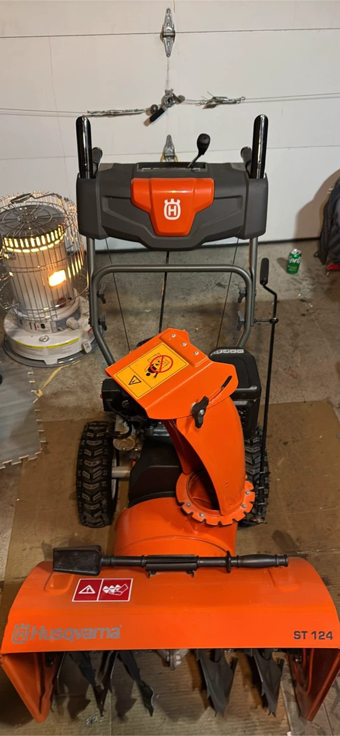 Husqvarna ST 124 Snow Blower - photo 2