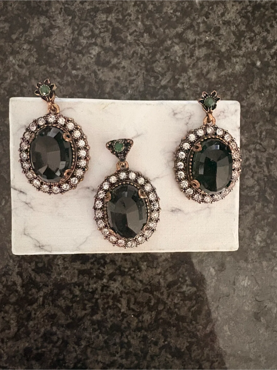 Earrings and Pendant Set - Green Stone image indicator(2)