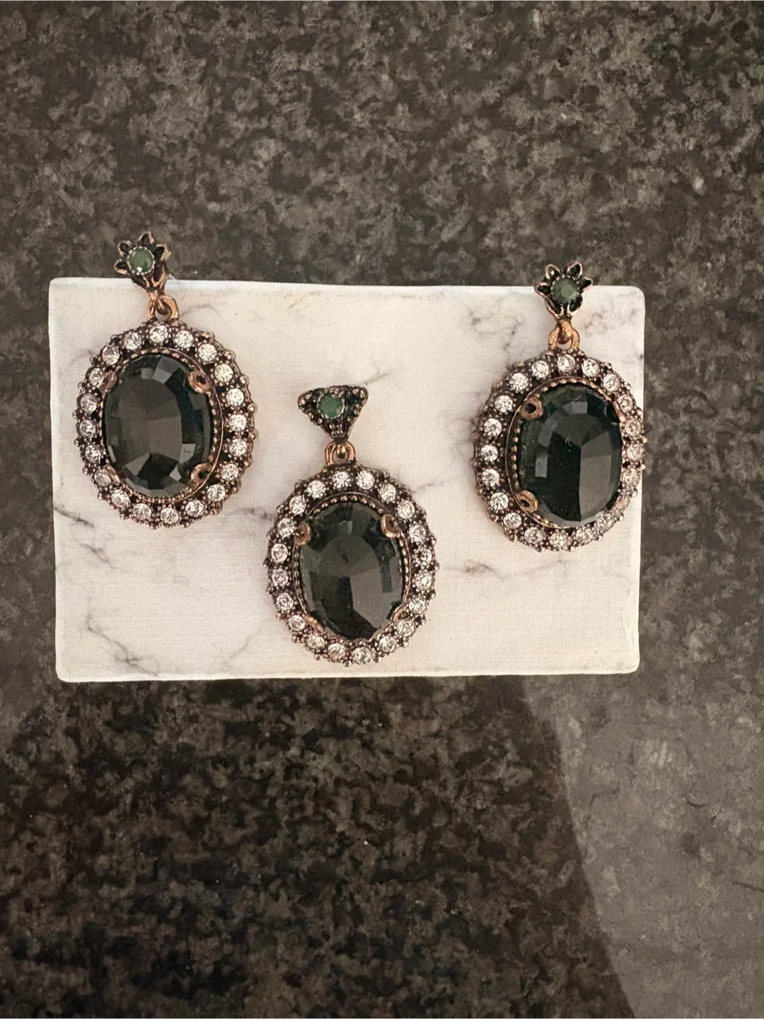Earrings and Pendant Set - Green Stone image indicator(5)