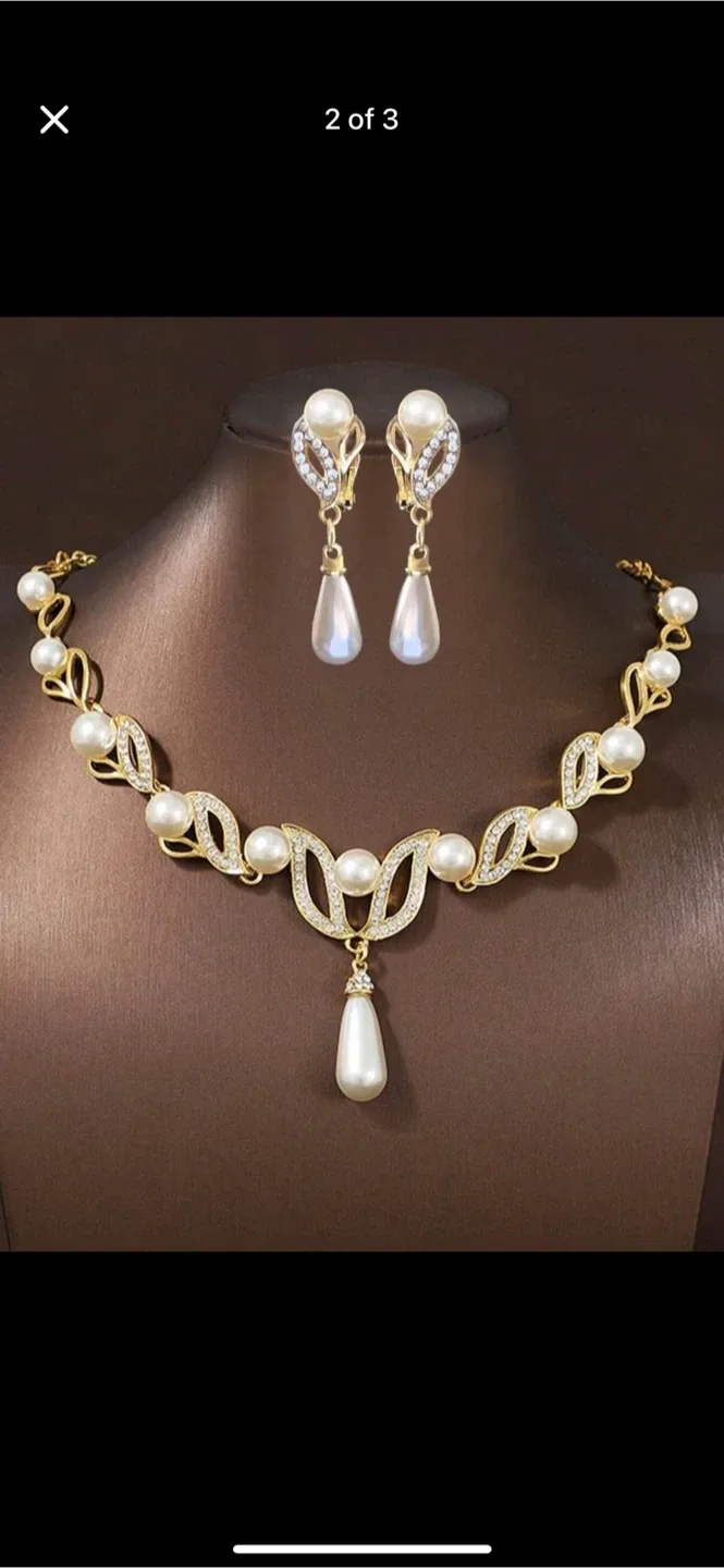 Pearl Necklace & Earring Set - Gold Tone