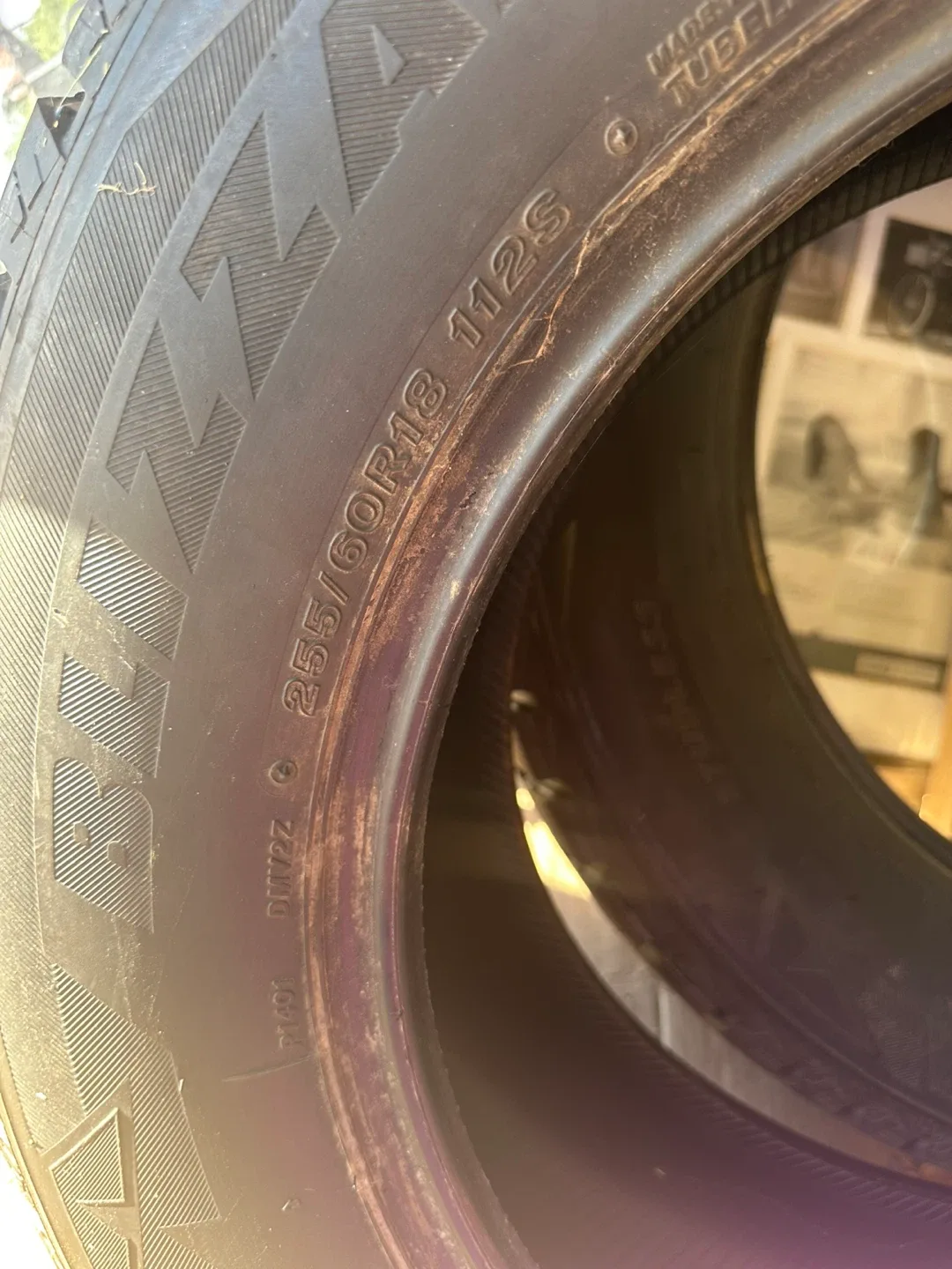 Bridgestone Blizzak DM-V2 Winter Tire 255/60R18 image indicator(4)