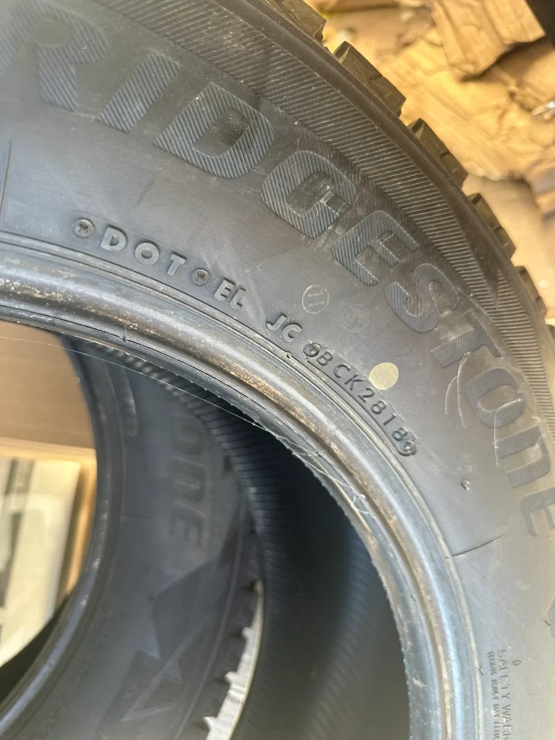 Bridgestone Blizzak DM-V2 Winter Tire 255/60R18 image indicator(6)