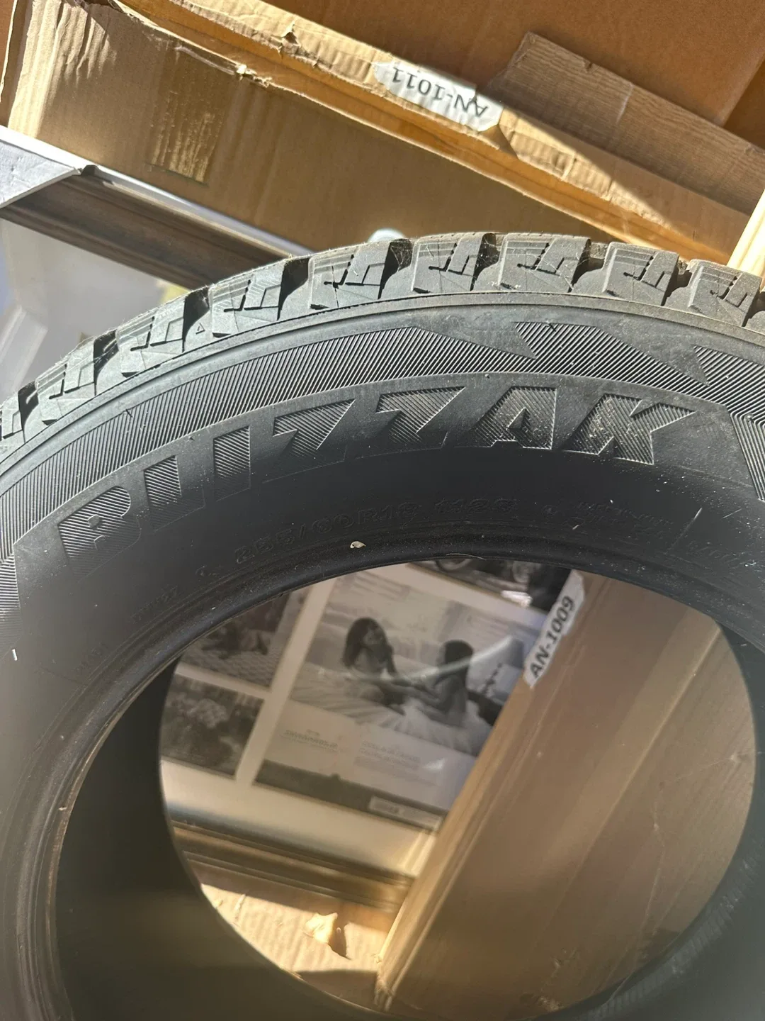 Bridgestone Blizzak DM-V2 Winter Tire 255/60R18 image indicator(7)