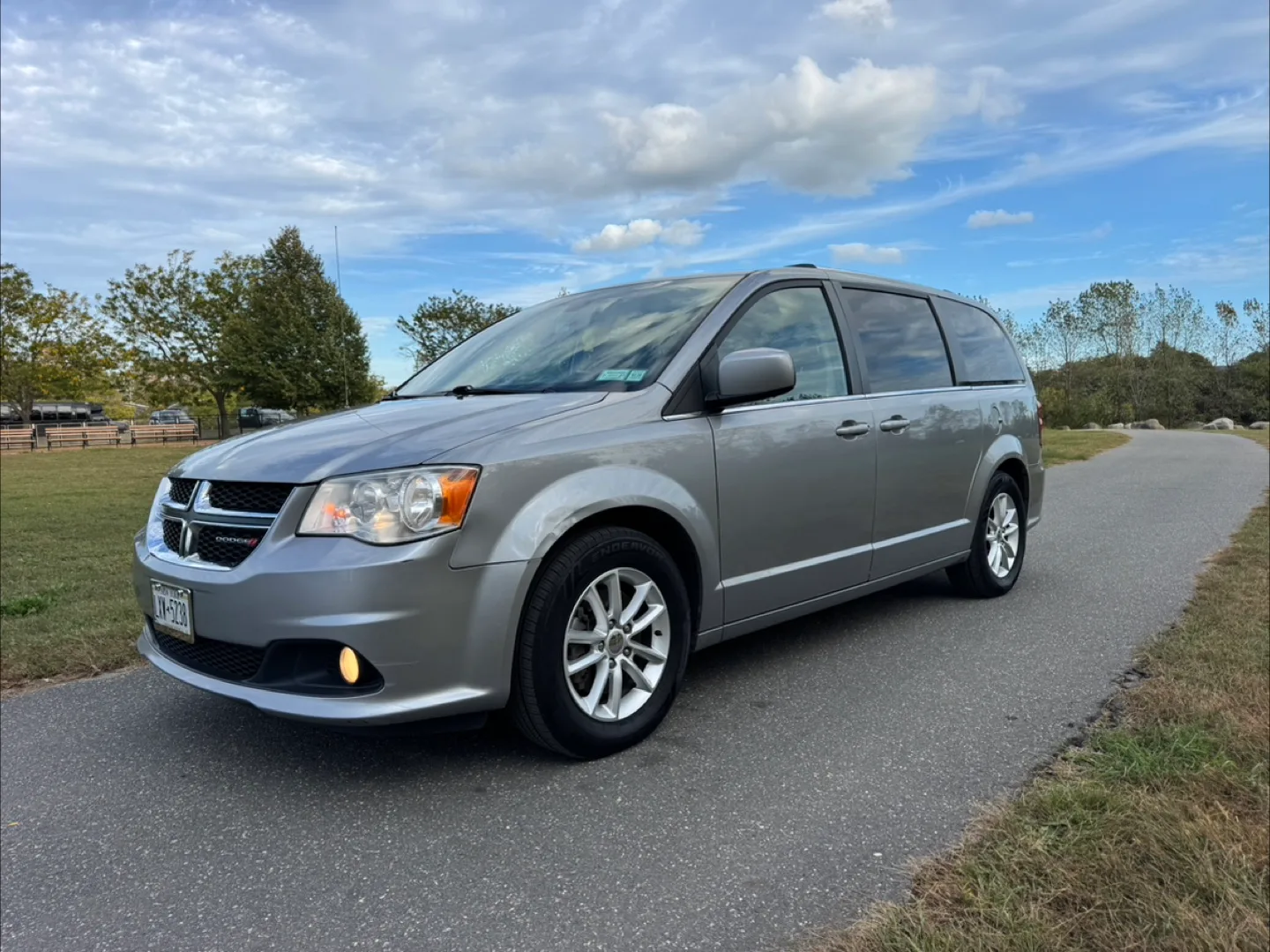 Dodge Grand Caravan Minivan image indicator(3)