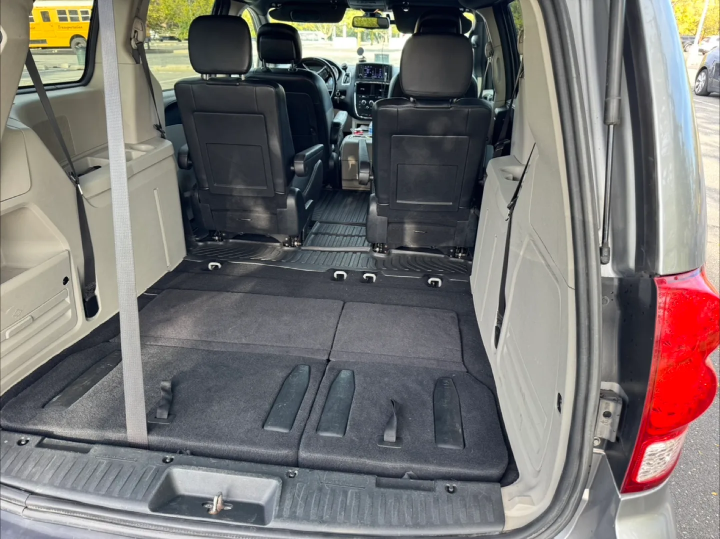 Dodge Grand Caravan Minivan image indicator(6)