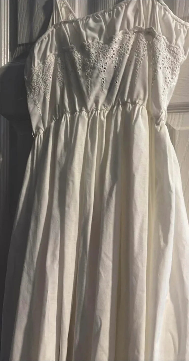 Vintage White Sundress with Eyelet Detail image indicator(3)