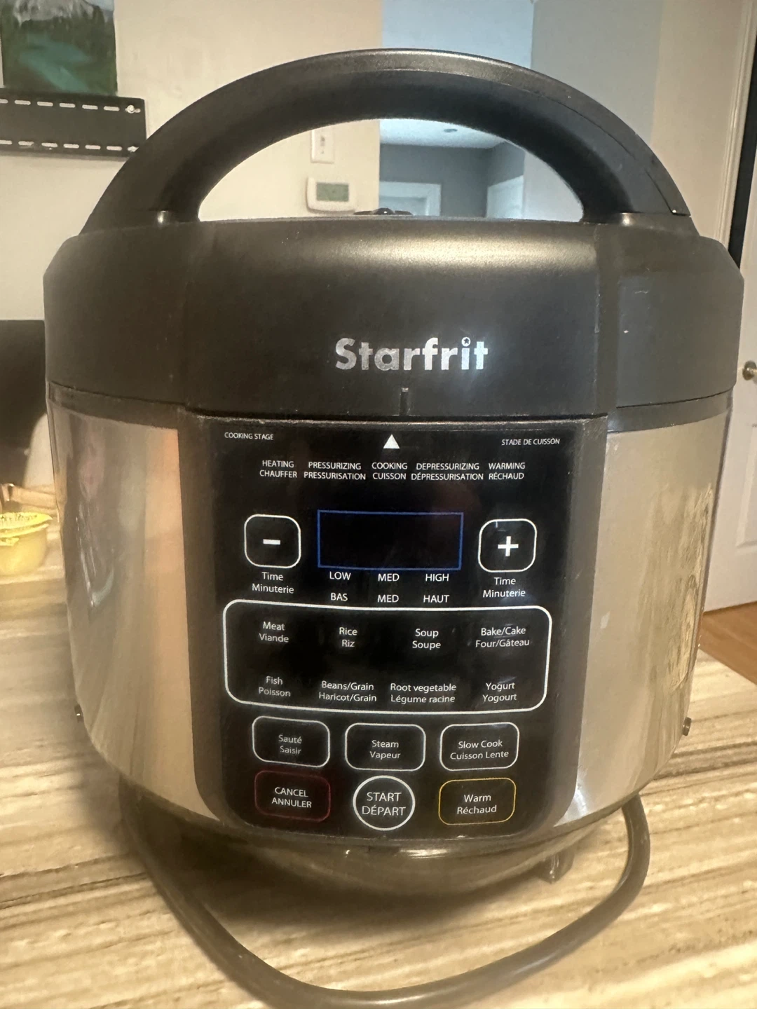 Starfrit 024603 Electric Pressure Cooker - 6.5QT