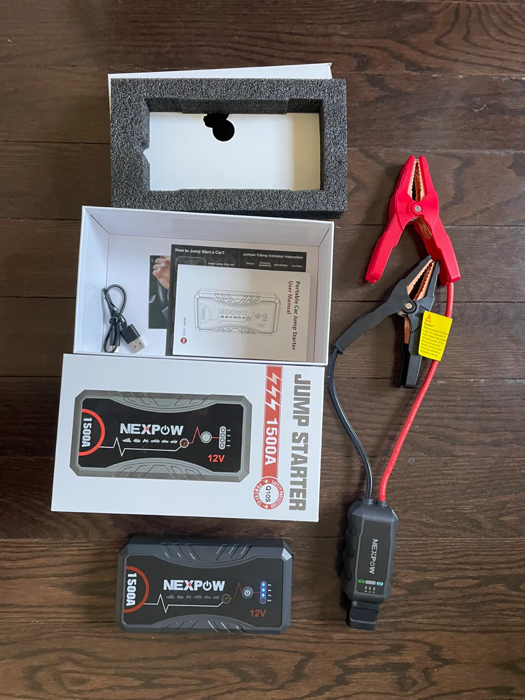 Portable Car Jump Starter + Accessories- Like New. - photo 2