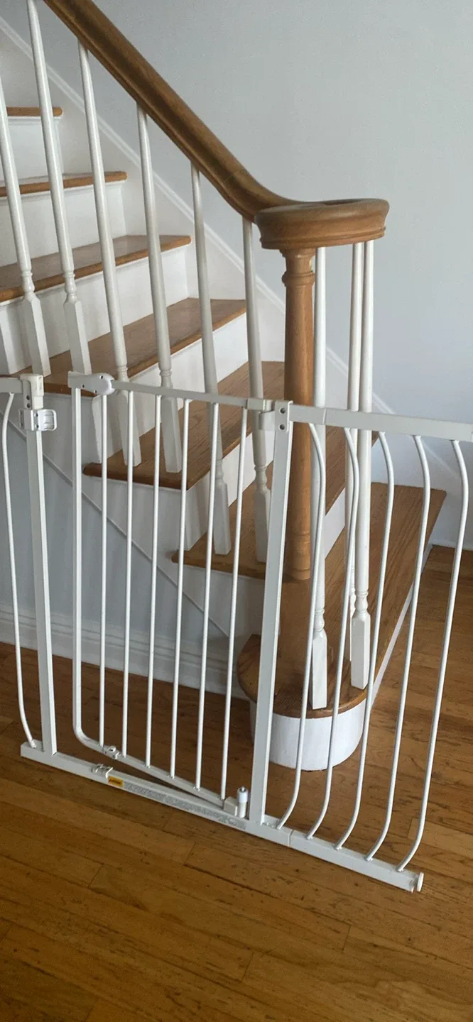 White Gate for pets or kids 🥕 thumbnail