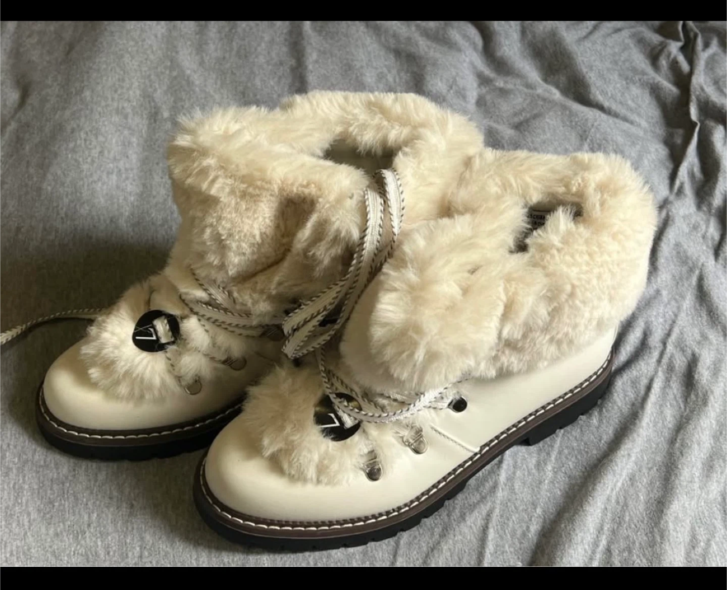 Women's Lace Up Fur Winter Booties