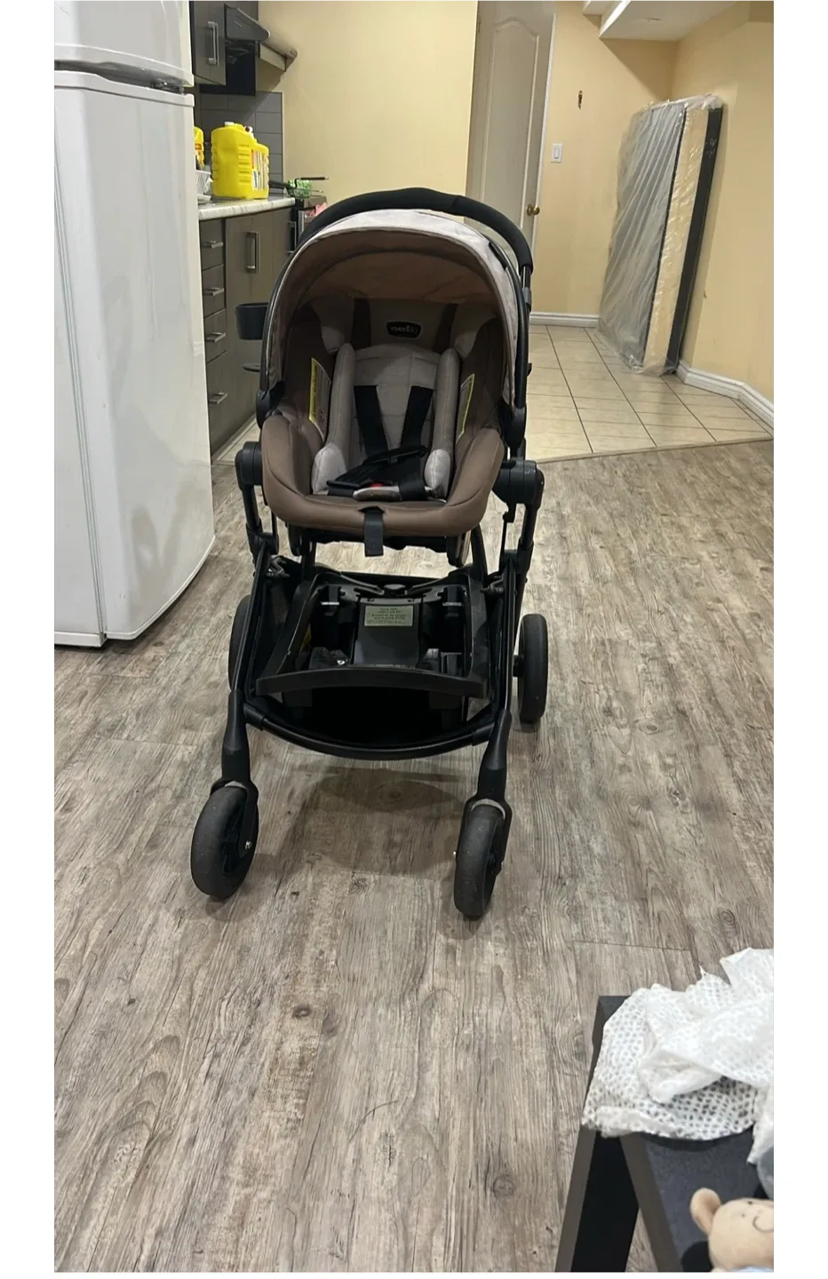 Evenflo Pivot Modular Travel System image indicator(2)