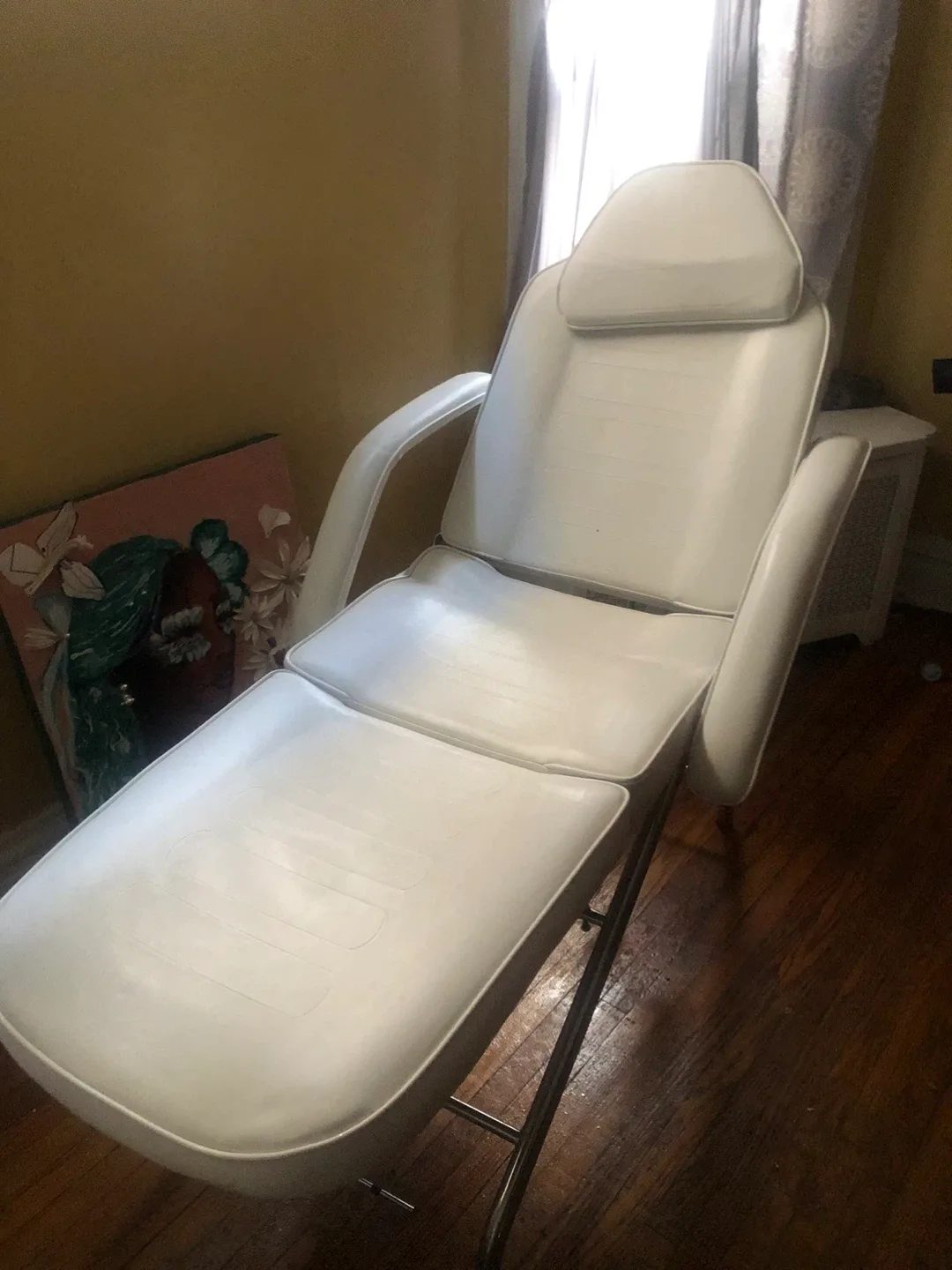 White Adjustable Facial Bed/Chair image indicator(2)