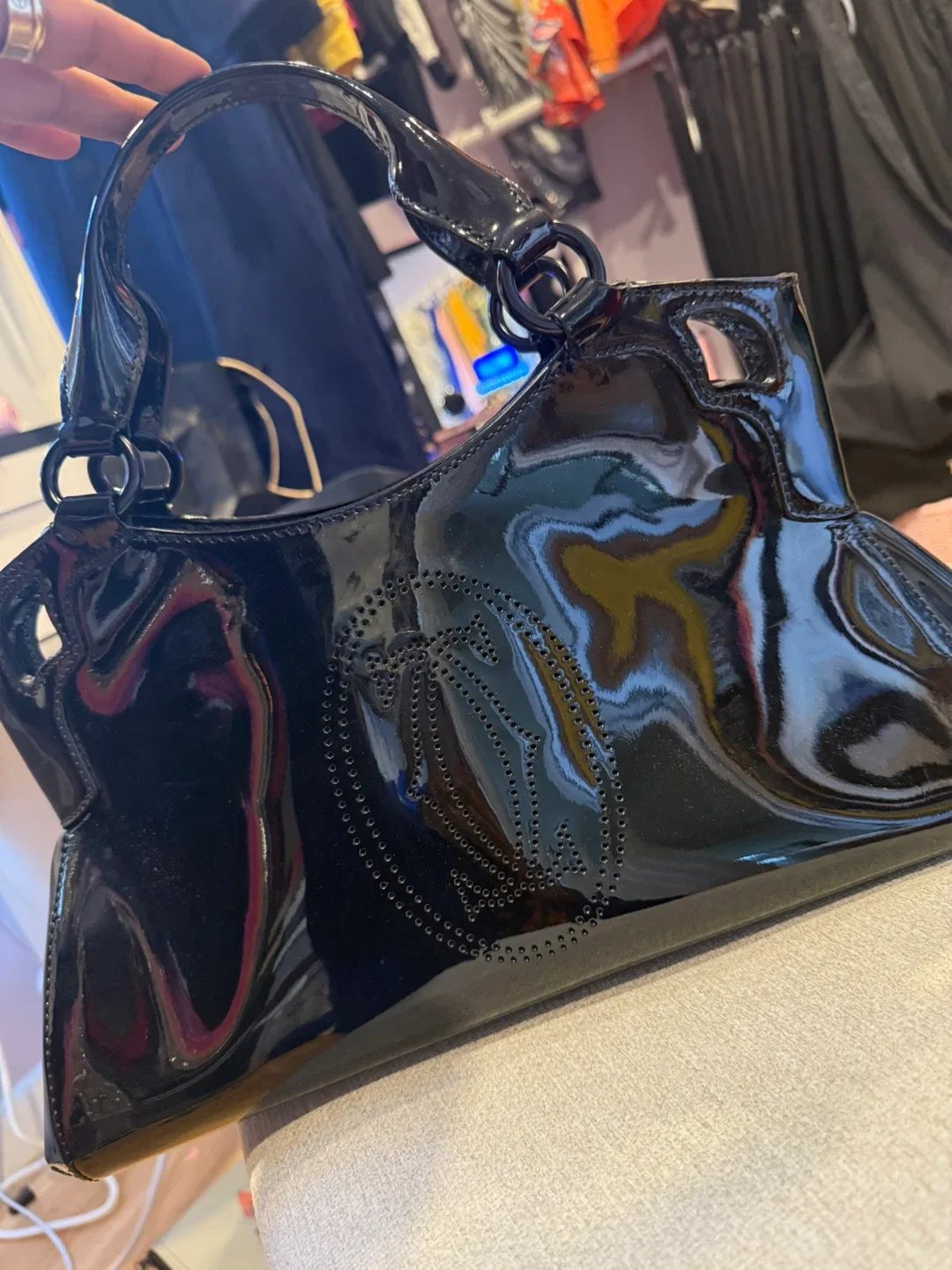 Cartier Black Patent Leather Handbag image indicator(5)