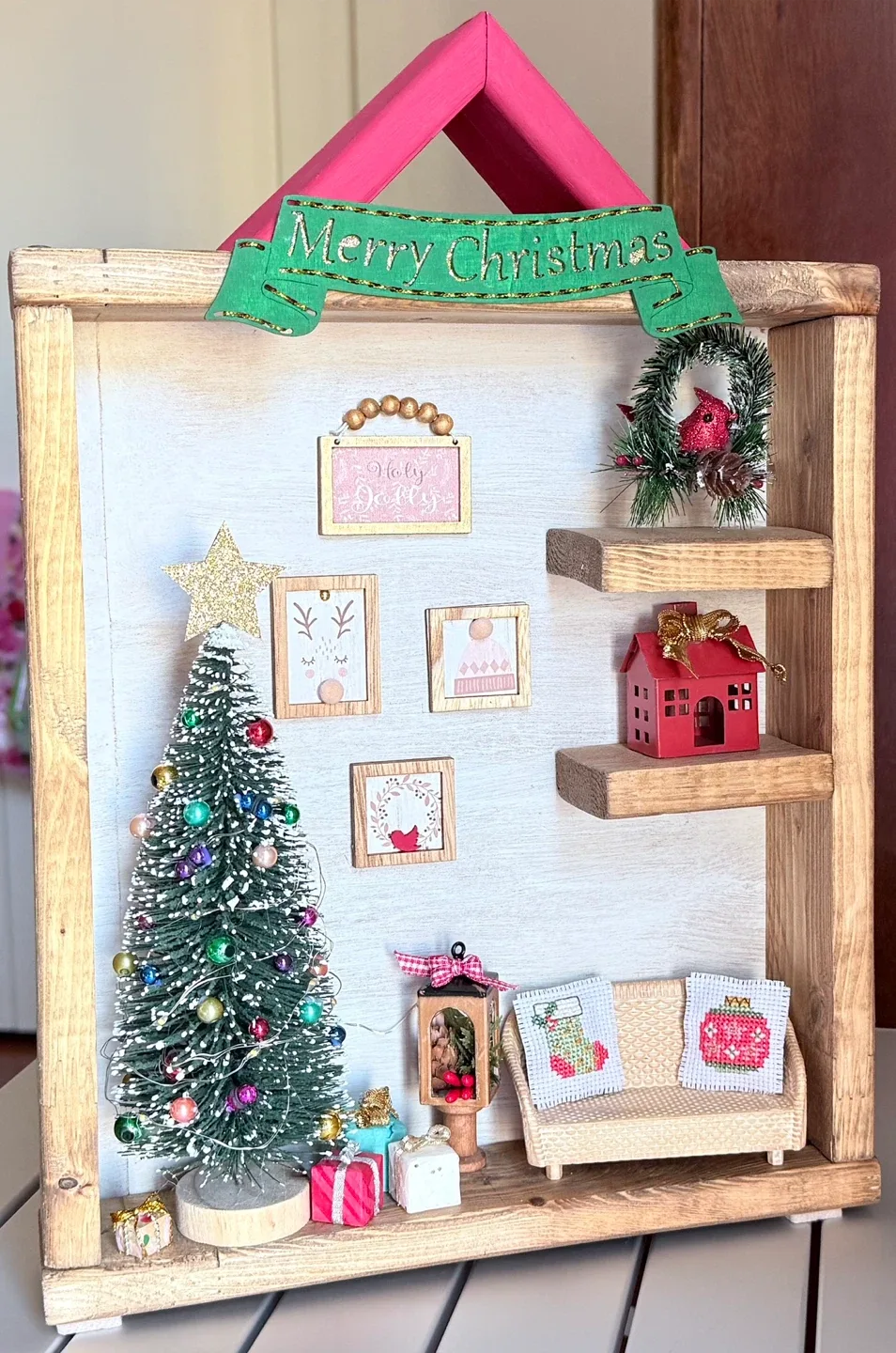 Christmas Shadow Box Display image indicator(3)