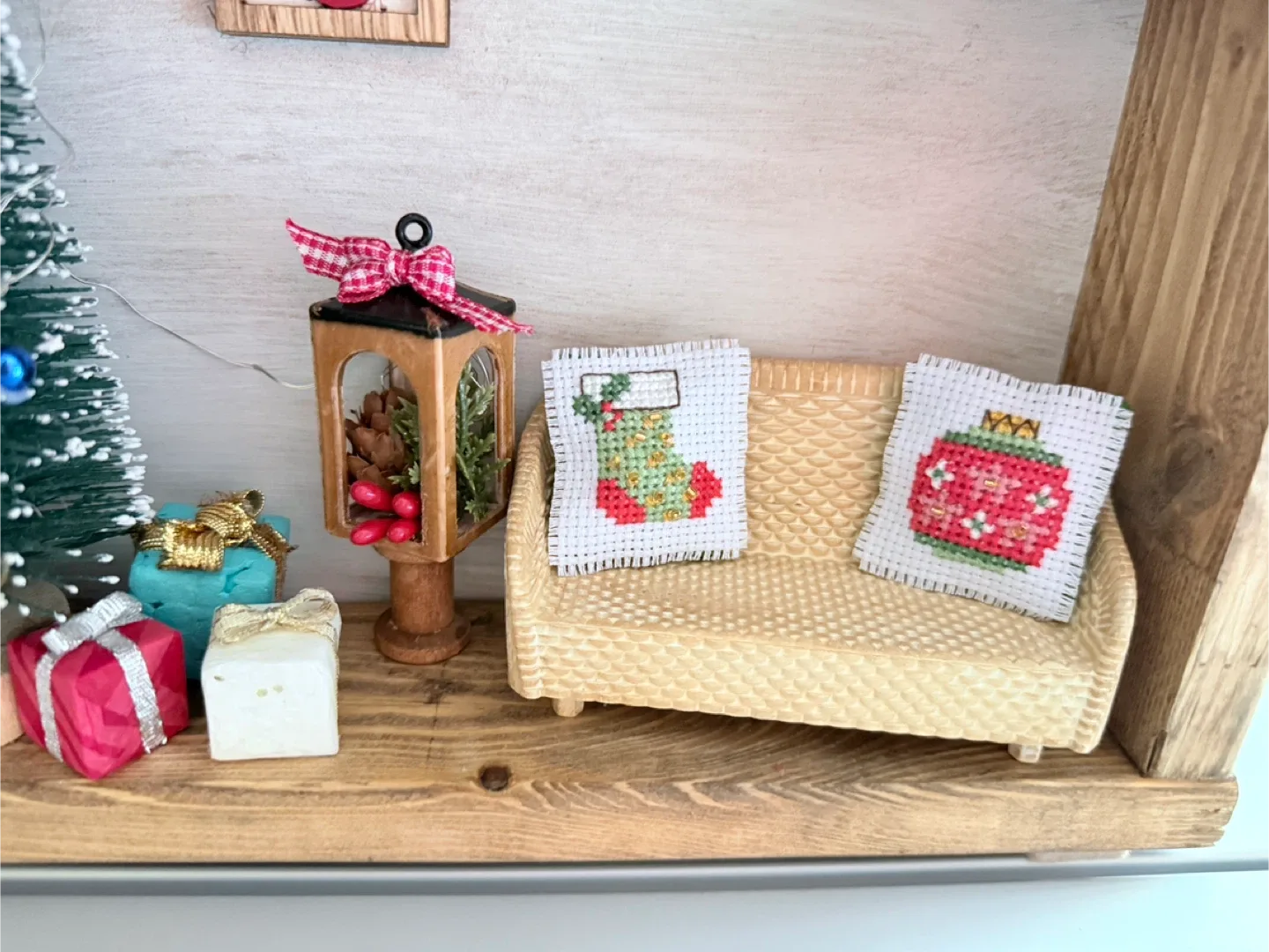 Christmas Shadow Box Display image indicator(6)