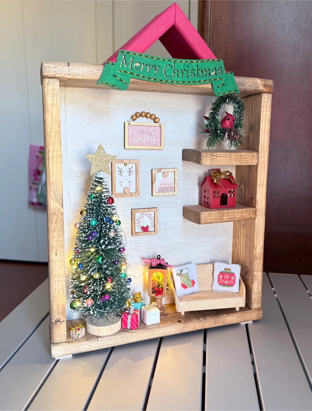 Christmas Shadow Box Display image indicator(2)