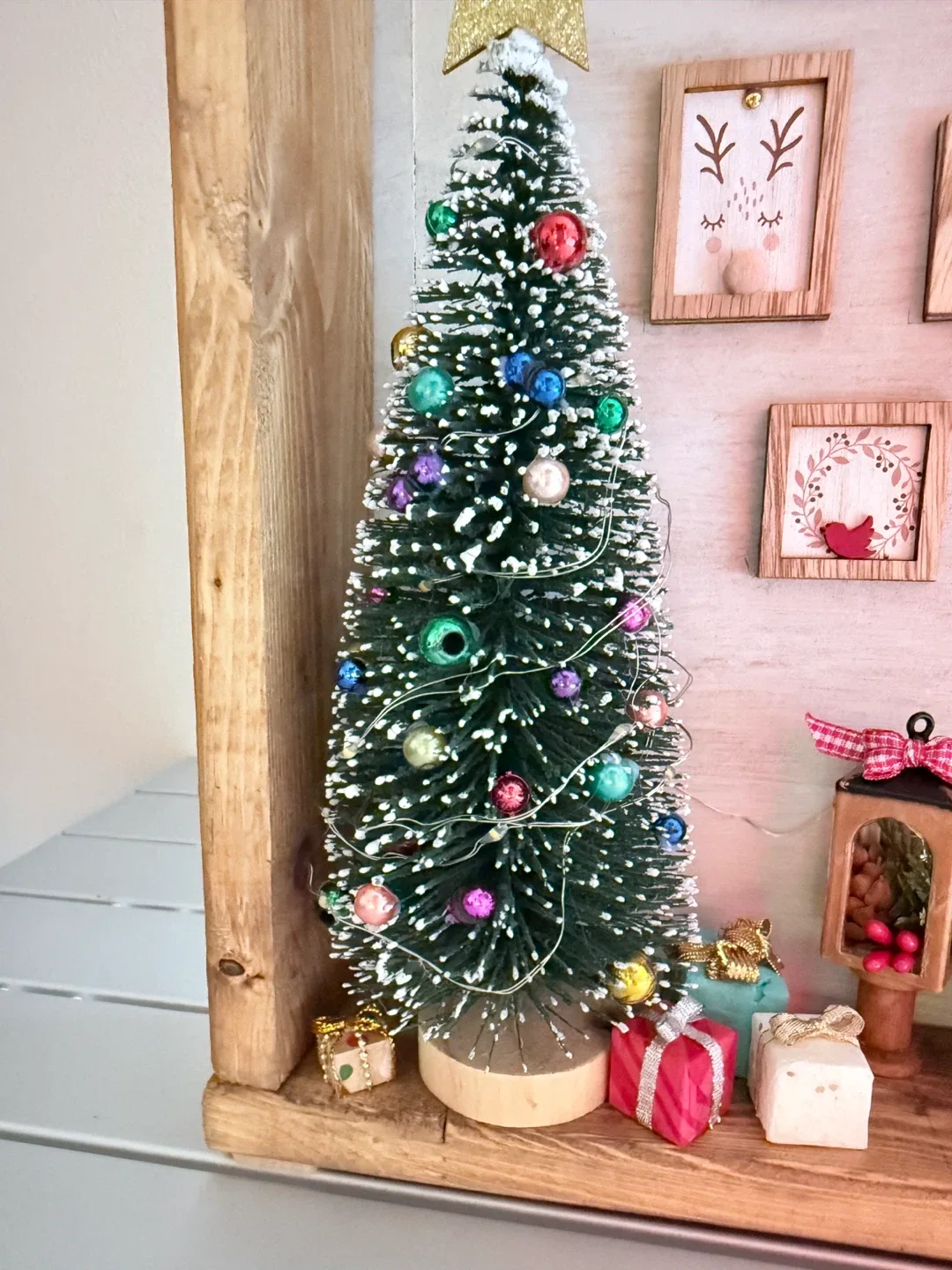 Christmas Shadow Box Display image indicator(7)