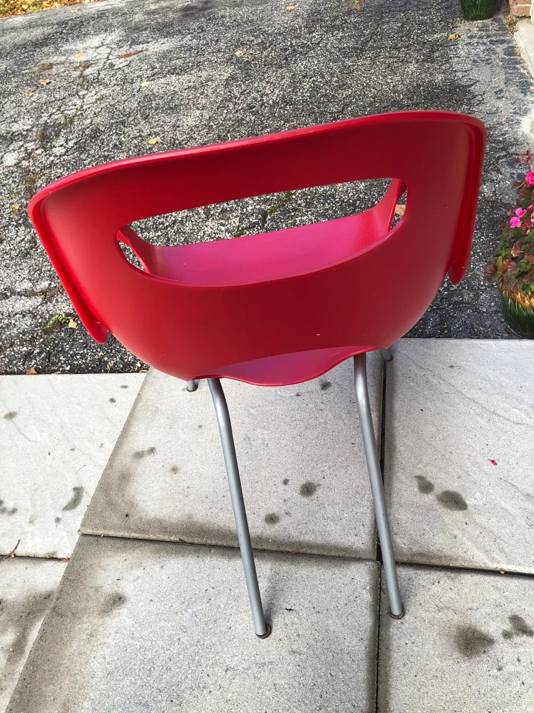 Red Plastic Kids Chair image indicator(2)