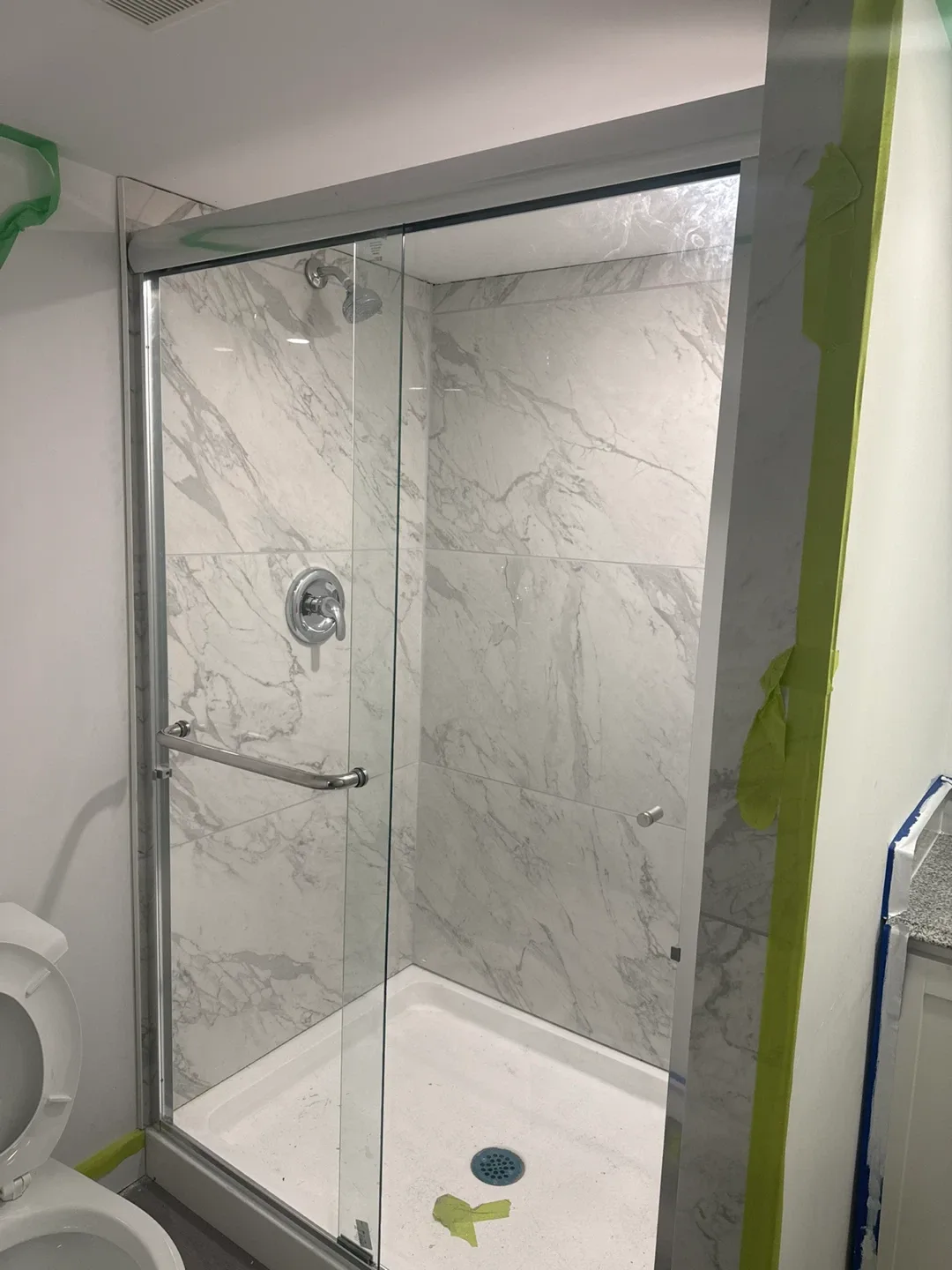 Shower door aluminum railing image indicator(3)