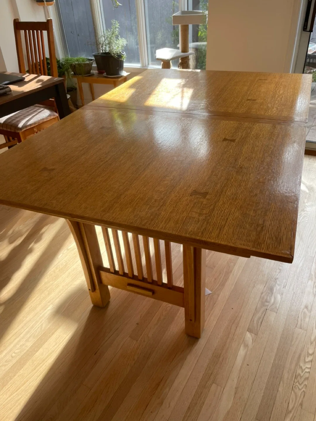 Extendable Wooden Dining Table image indicator(3)