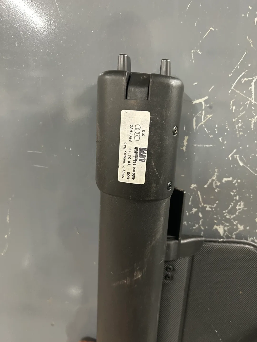 Audi Cargo Cover image indicator(2)