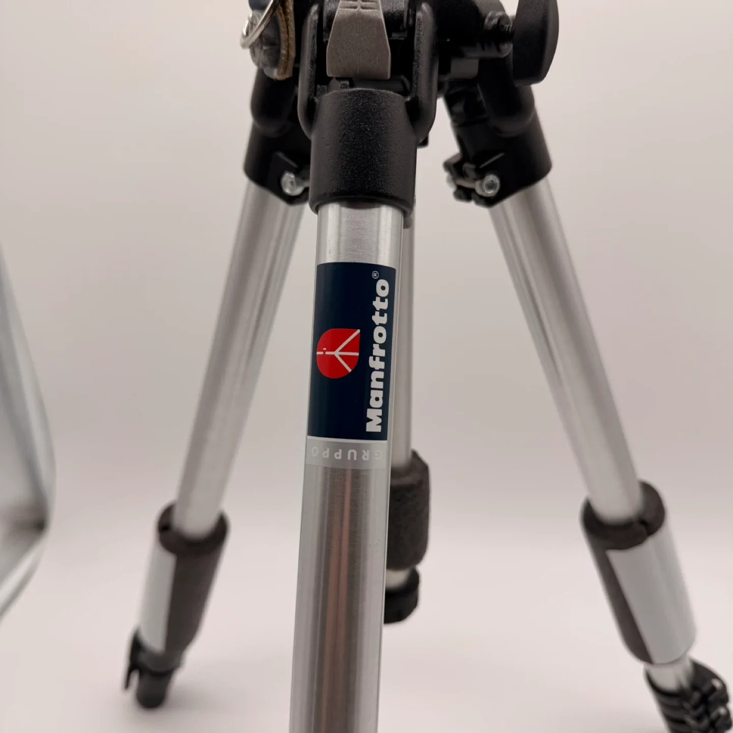 Manfrotto 190QC Professional Tripod - Great Condition! image indicator(10)