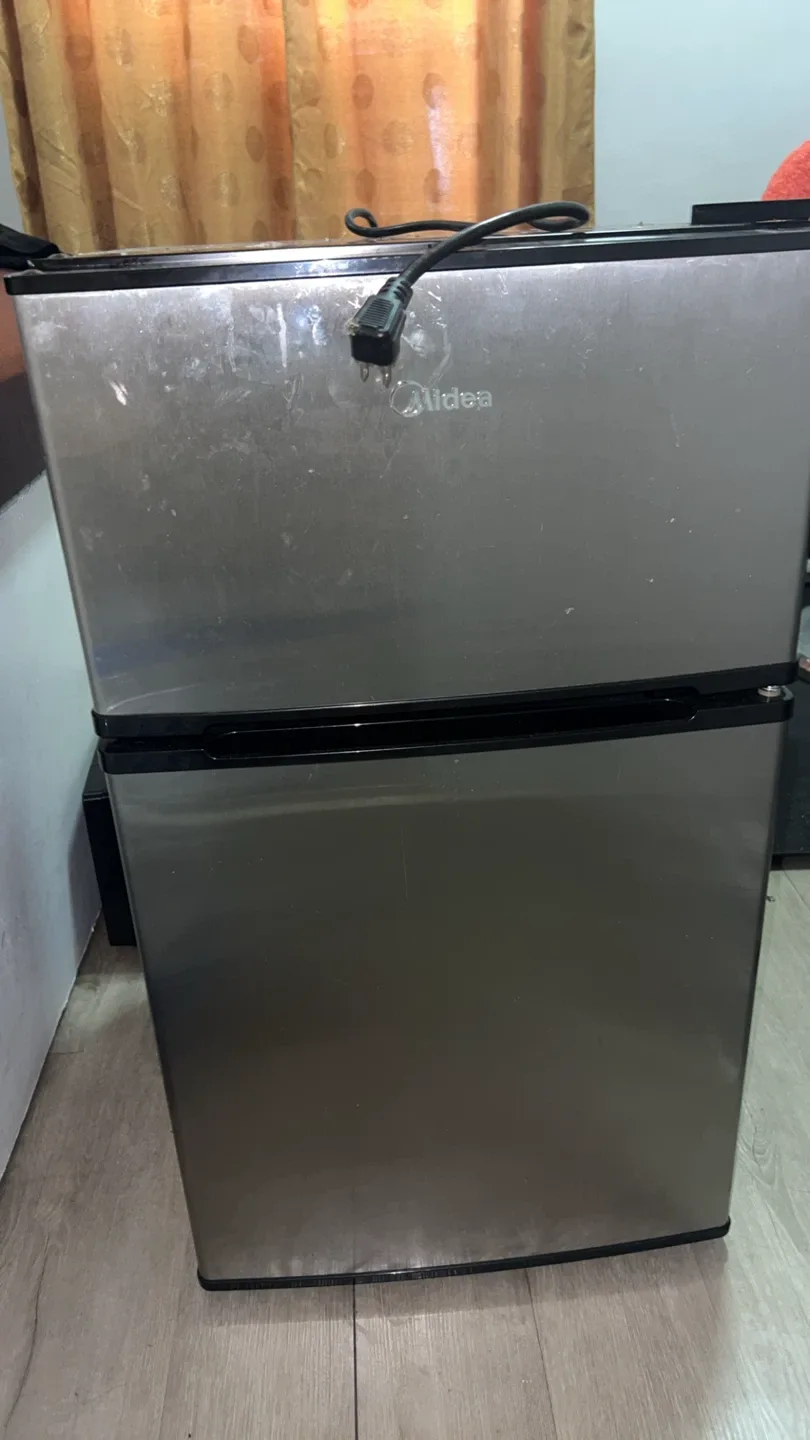 Midea Compact Refrigerator
