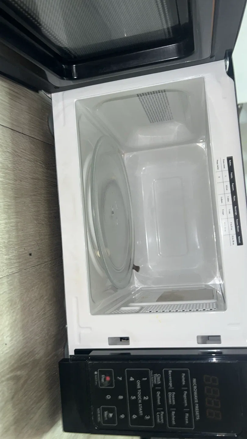 Kenmore Black Microwave image indicator(4)