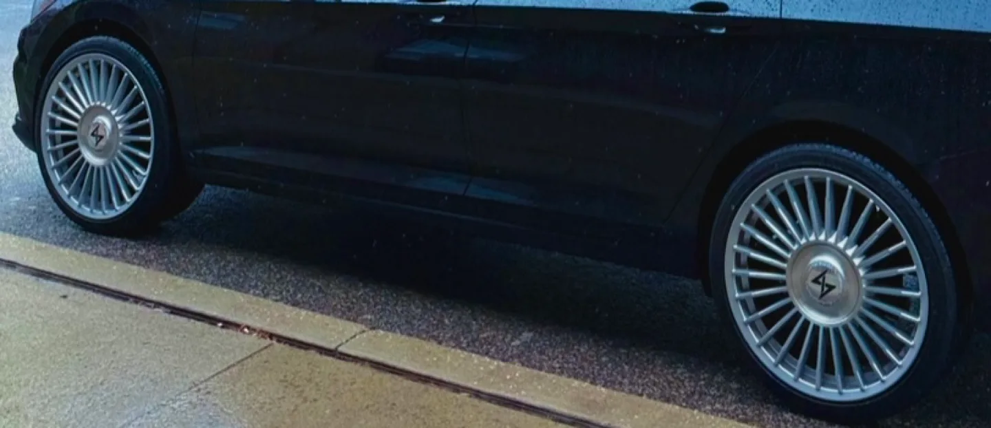 Aftermarket Silver Car Wheels thumbnail