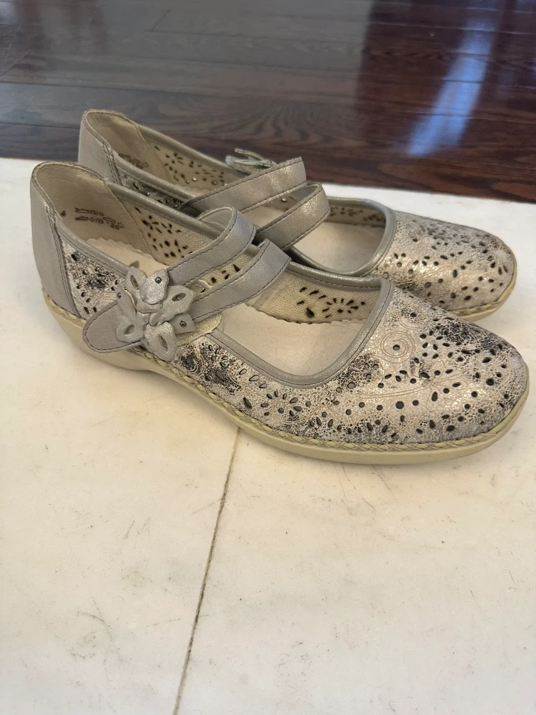 Rieker Silver Mary Jane Shoes - Size 7.5 image indicator(3)