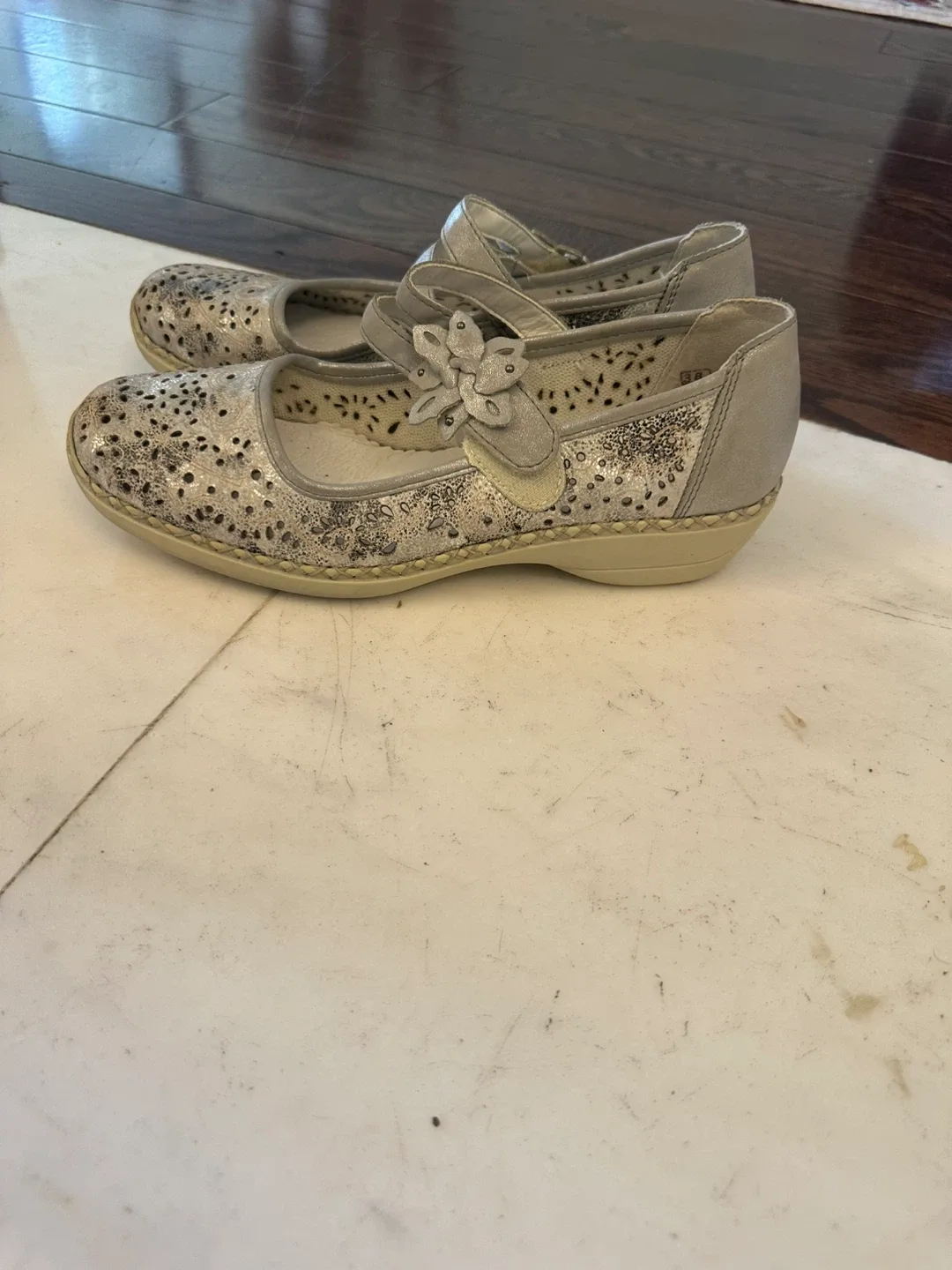 Rieker Silver Mary Jane Shoes - Size 7.5 image indicator(4)