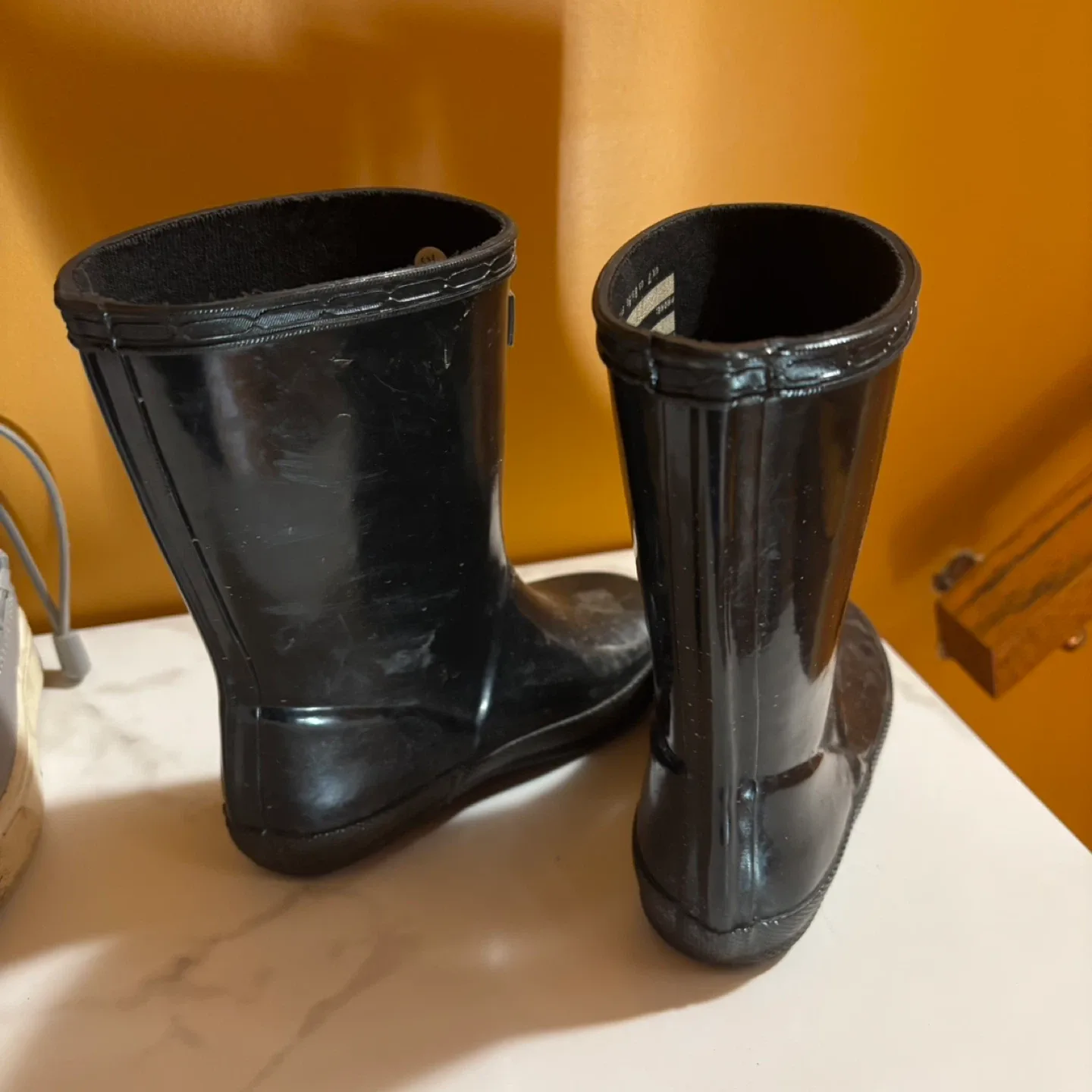 Hunter Kids Rain Boots - US Size 8 image indicator(2)