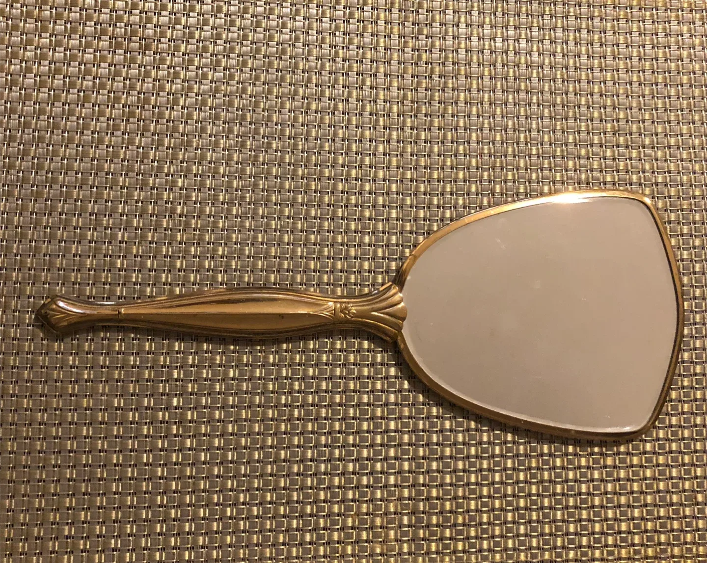 Vintage Handheld Mirror with Floral Design image indicator(2)