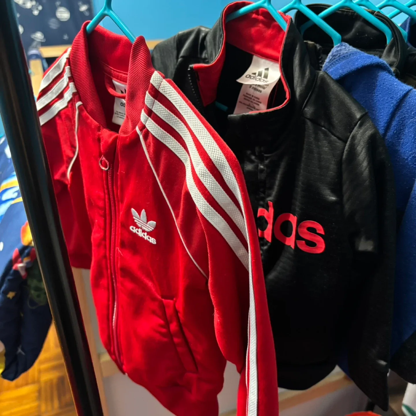 Assorted Kids' Sets: Adidas, Nike, Puma, Jordan image indicator(2)