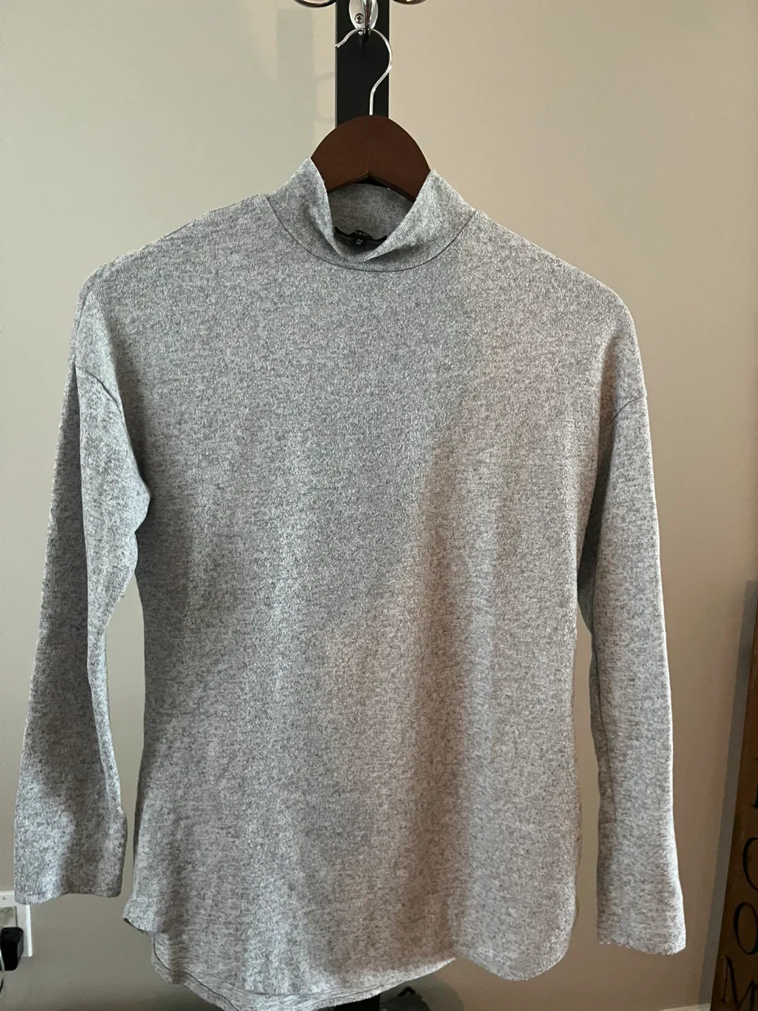 4 Long Sleeve Tops - sizes S-M - $10each image indicator(5)