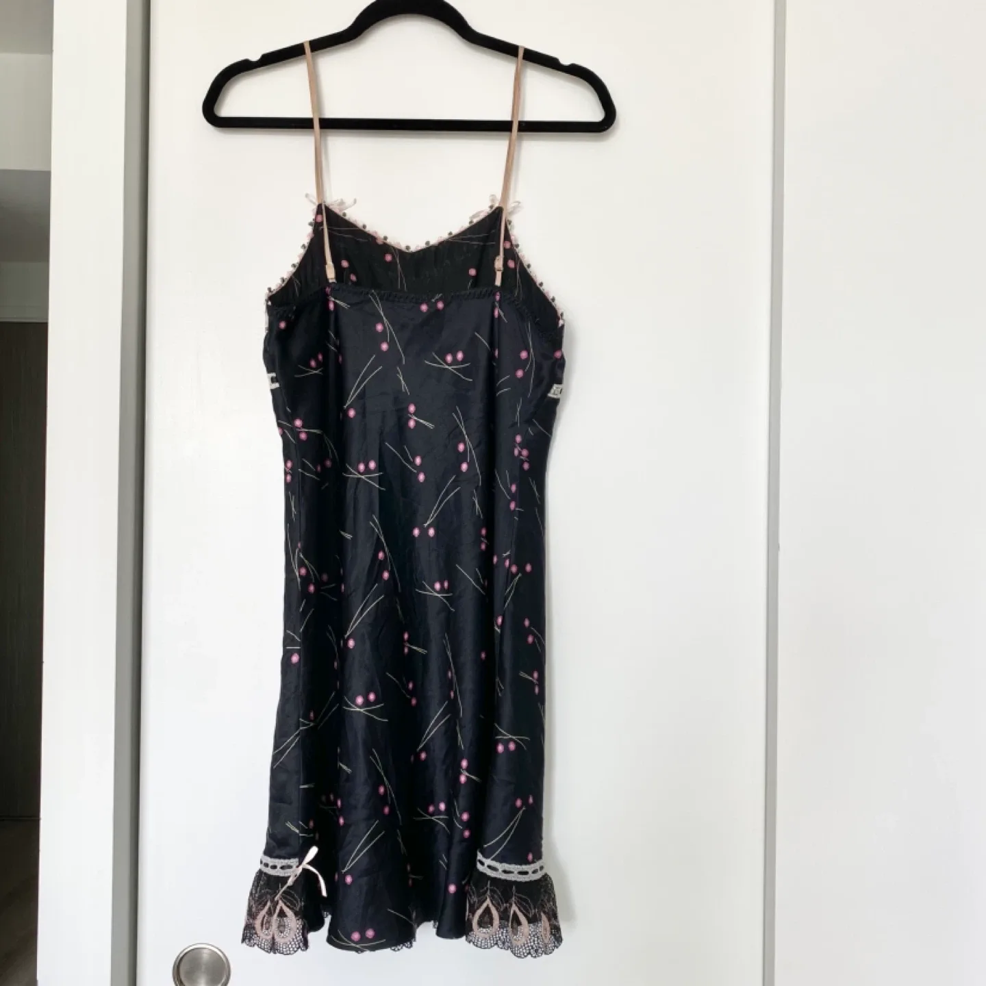 100% Silk Negligee / Nightgown / Lingerie (M) image indicator(2)