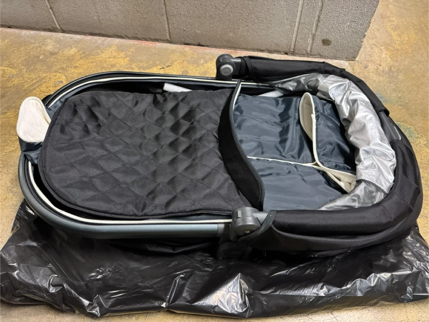 UPPAbaby Vista Stroller with Bassinet and RumbleSeat image indicator(8)