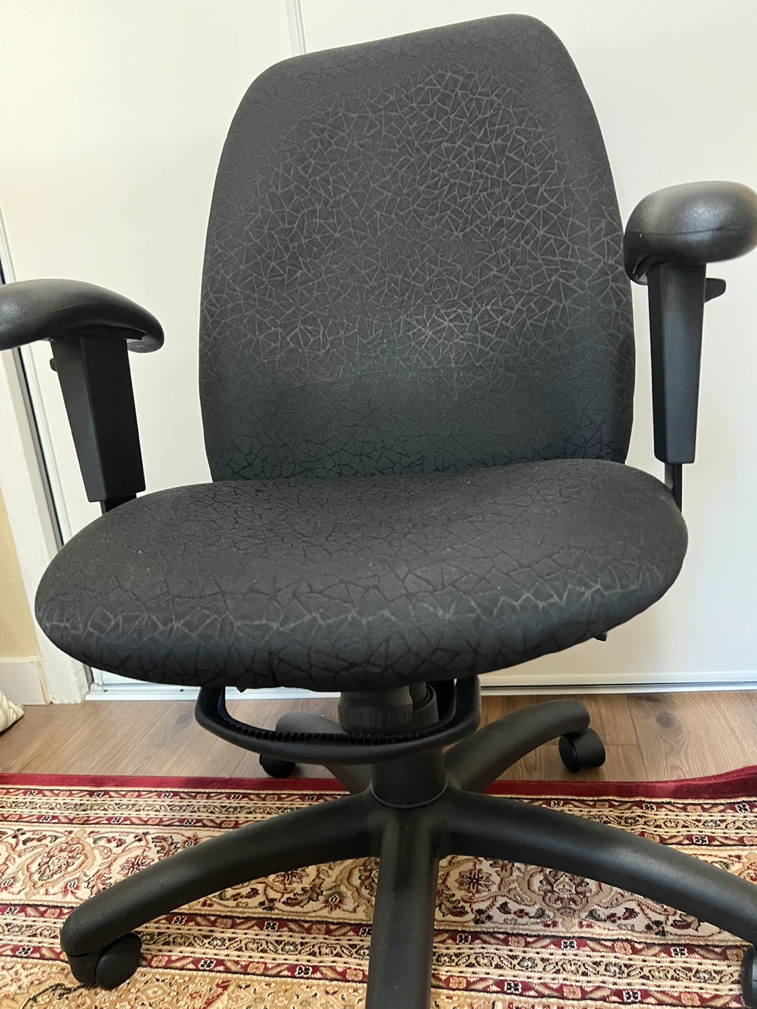 🥕 Black Office Chair - photo 5